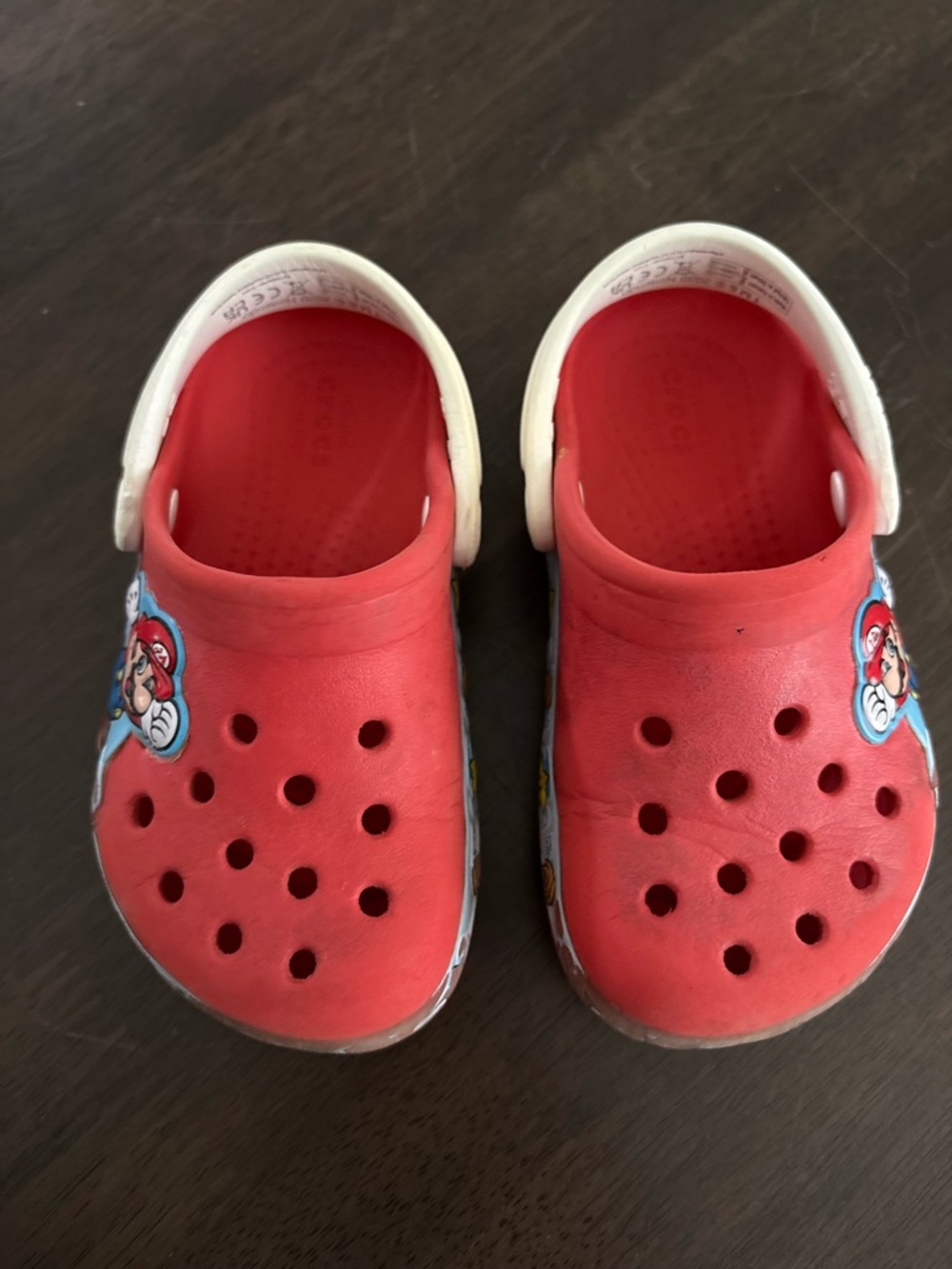 Super Mario Crocs - Picture 5 of 6